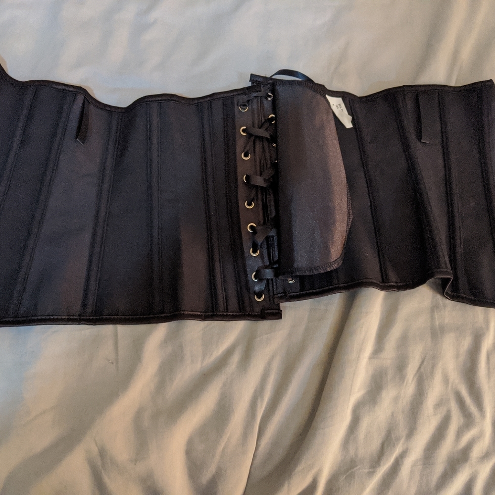 Sexy bustier sliming corset. - Picture 2 of 3